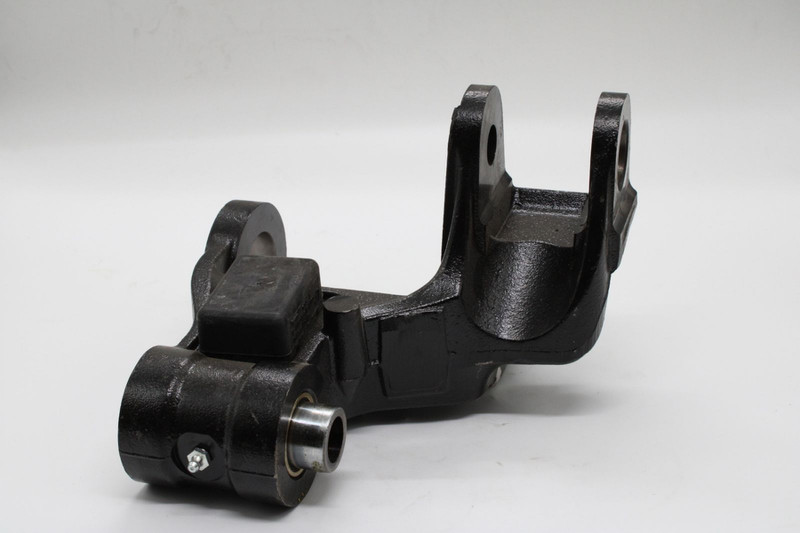 A9603200827 Кронштейн задний правый MB Arocs — 2