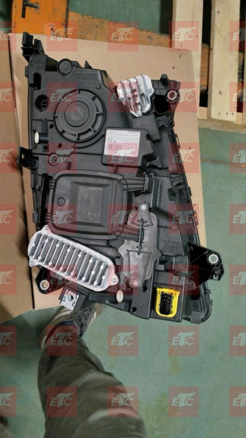 VO 24159415 Фара левая FMX — 4