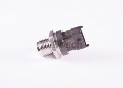 0281006053 Датчик давления топлива
