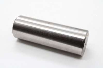 1328305007 Ось шестерни промежуточной