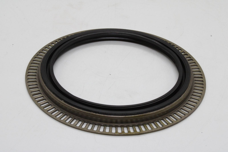 ST 66890371 Сальник задней ступицы с кольцом ABS 145*175*15,5WD — 2