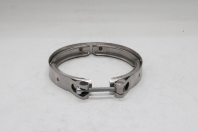 VO 22907383 Хомут глушителя 153*25мм