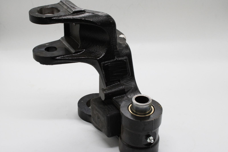 A9603200827 Кронштейн задний правый MB Arocs — 1