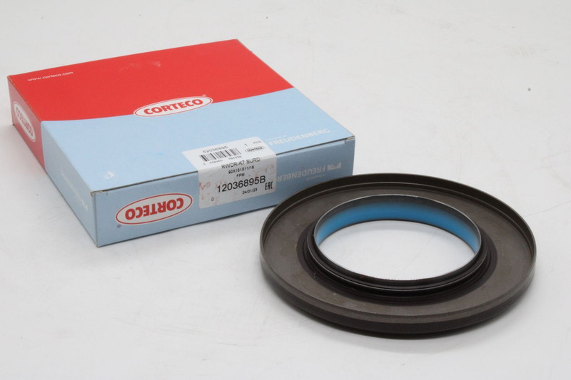 12036895B Сальник хвостовика 92*151*11/14,5 — 2