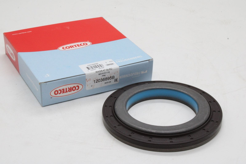 12036895B Сальник хвостовика 92*151*11/14,5 — 3