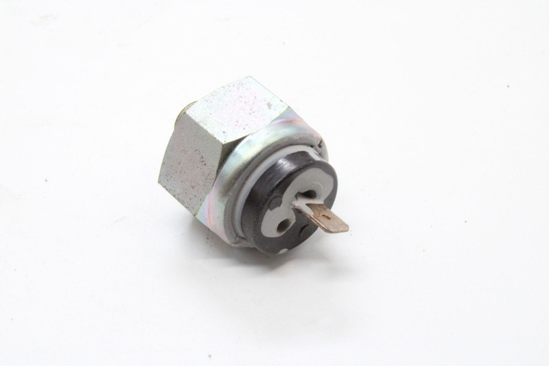 4438520230 Датчик давления масла — 1