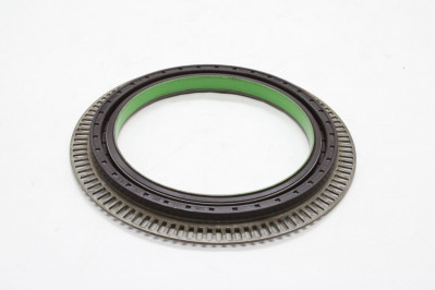 8101242SX Сальник задней ступицы с ротором ABS. 139*175*16,3мм z=100