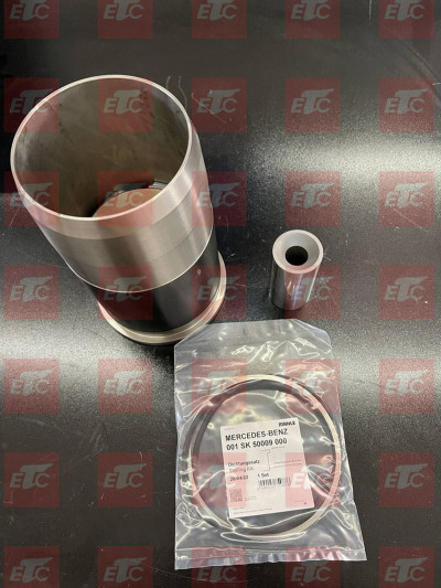 001AY00161092 Поршнекомплект 501LA