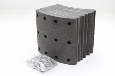 30004256 Накладки тормозные