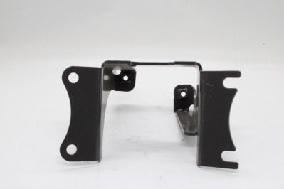 VO 22290093 Кронштейн защиты картера