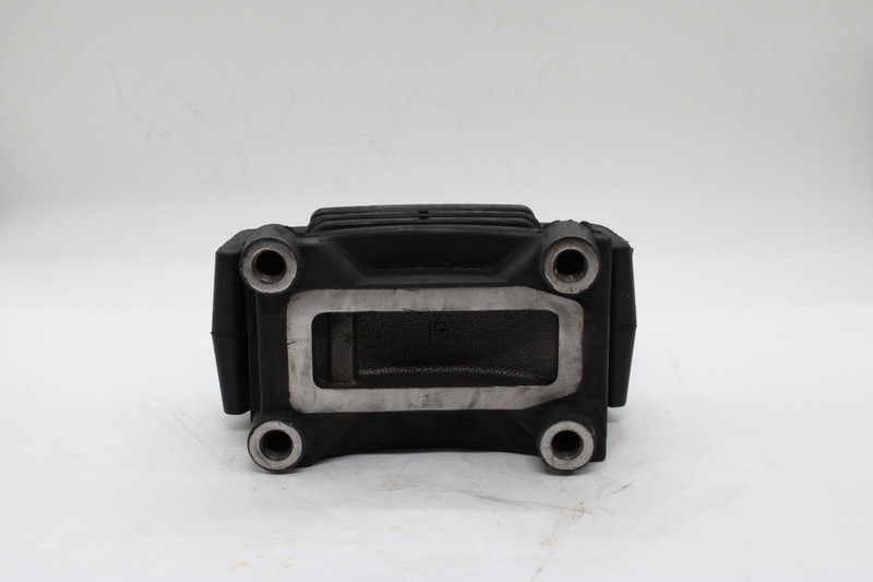 710W962100554 Подушка задней рессоры правая — 1