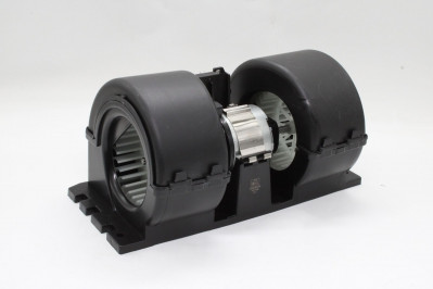 DT 382053 Моторчик отопителя в сб. с корпусом