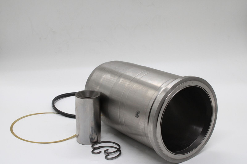 001AY00170090 Поршнекомплект — 1