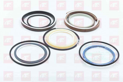 707-99-67870 Ремкомплект гидроцилиндра стрелы