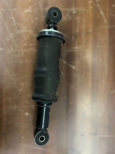 SEM 8485 Пневмоамортизатор кабины зад.