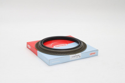 01027787B Сальник задней ступицы с кольцом ABS 145*175*15,5WD