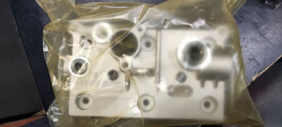 160100825 Головка блока компрессора