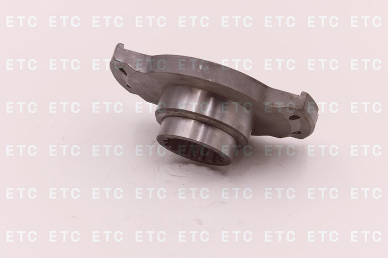 154-15-32150 Фланец КПП — 6