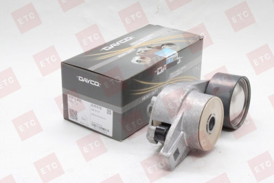 APV2739 Натяжитель ремня в сборе ролик метал.