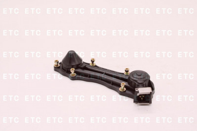 GTK19002 Крышка суппорта с датчиком 2 pin квадр. фишка SCANIA