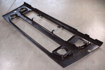 AC21397813 Решетка радиатора