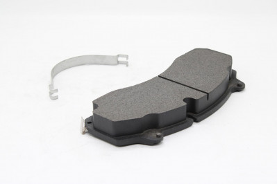 CNHTC WG9100444150 Колодка тормозная задняя 1шт