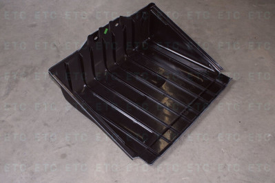 81418600274 Крышка ящика АКБ