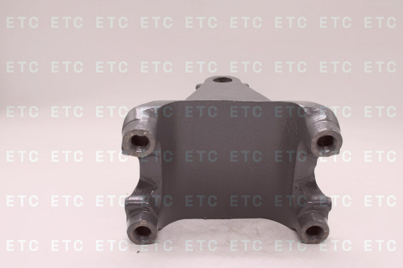 YC010V000111 Кронштейн рессоры задней — 1