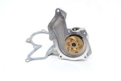 P235 Помпа водяная