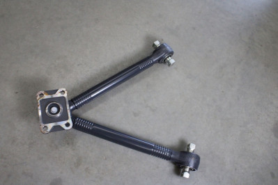 SEM 10459 Тяга реактивная V-образная L=671