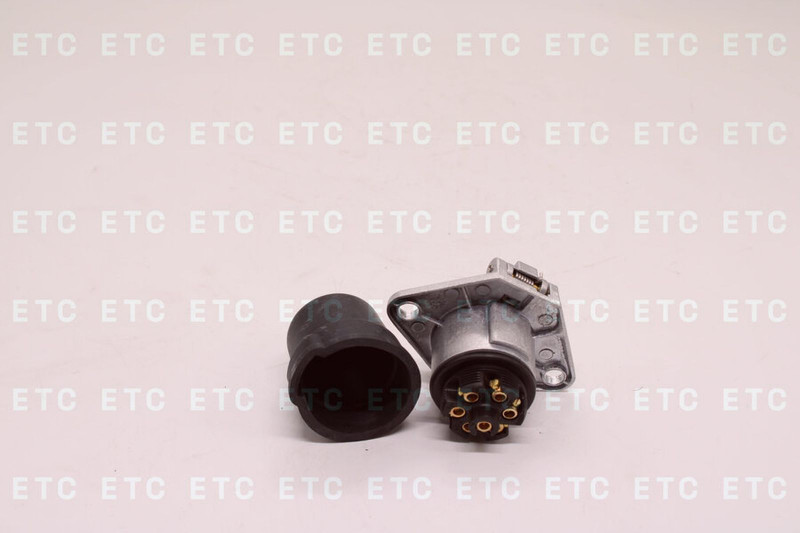 D10873 Розетка 7 полюсов — 2