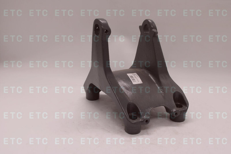 YC010V000111 Кронштейн рессоры задней — 5