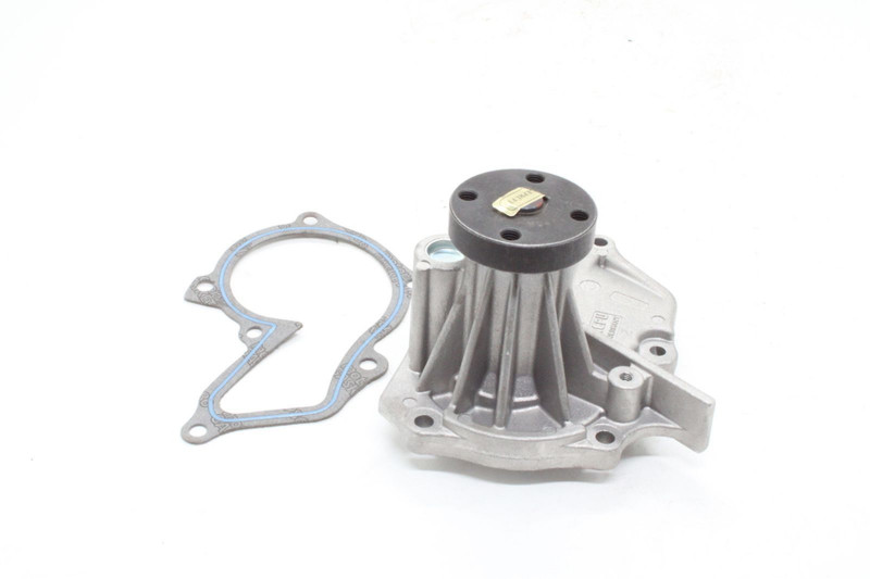 P235 Помпа водяная — 3