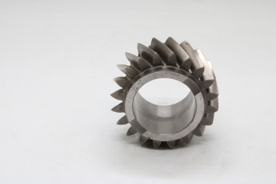 2017220814 Шестерня 5-й передачи z=20 /10TS 130/